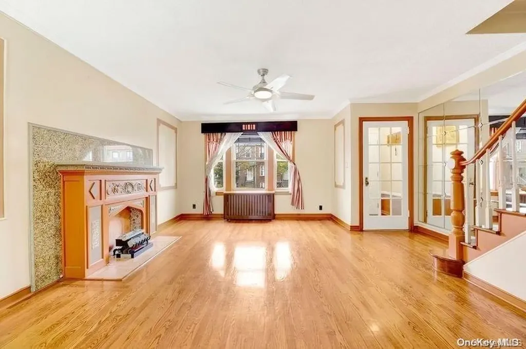 712 E 43rd Street Brooklyn NY 11203