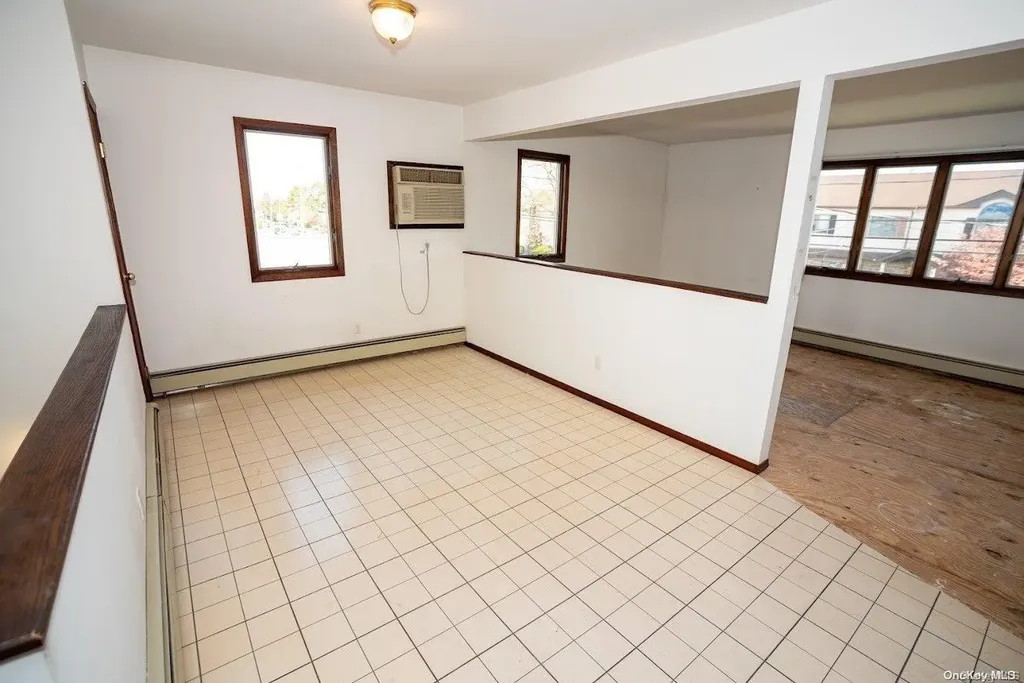 155 9th Street Bethpage NY 11714