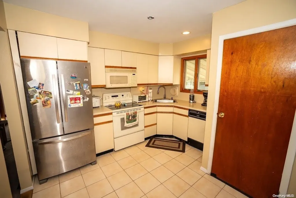 155 9th Street Bethpage NY 11714