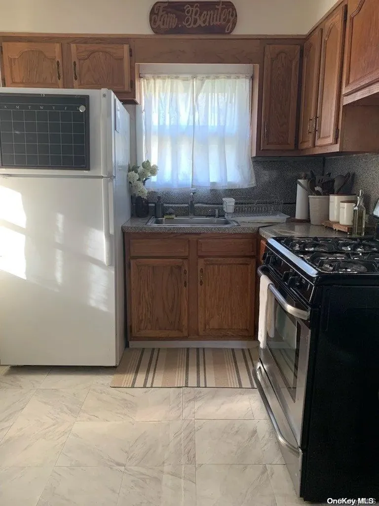 45 Saint Johns Avenue Valley Stream NY 11580