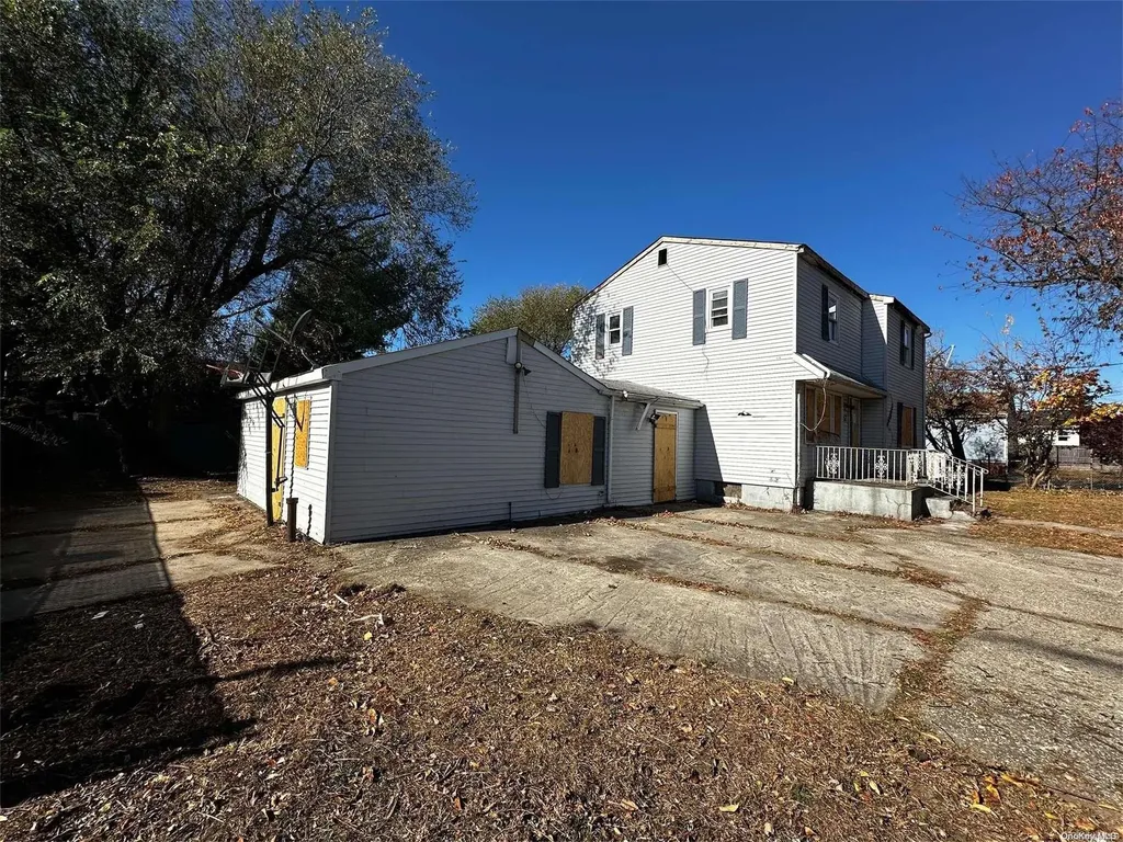 52 Park Avenue Brentwood NY 11717