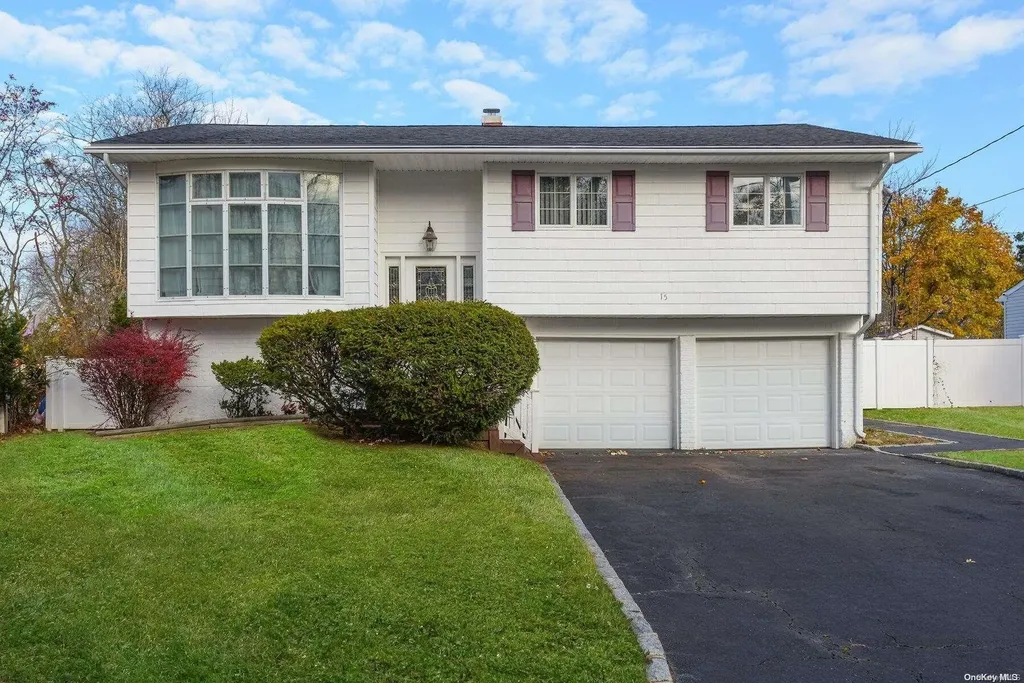 15 Codman Street Brentwood NY 11717