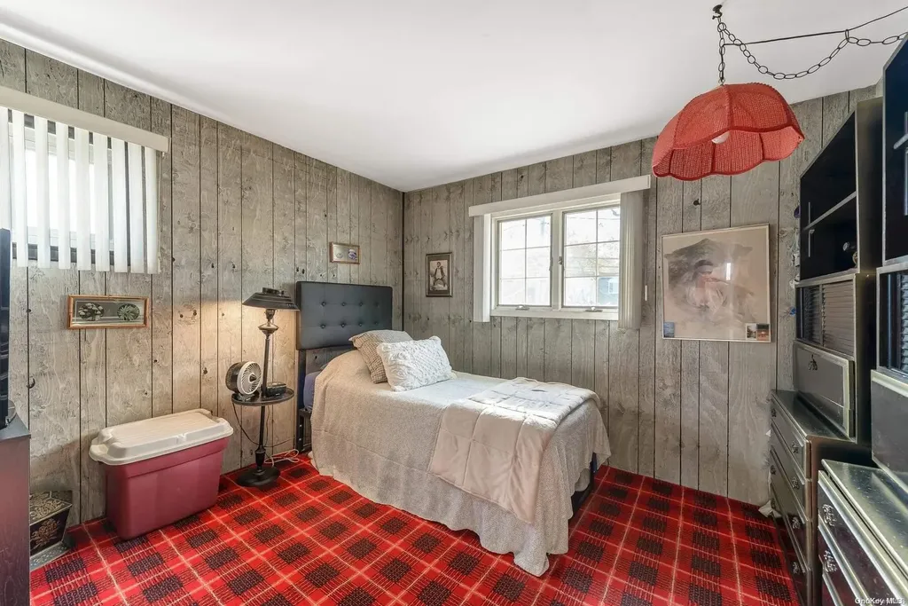 15 Codman Street Brentwood NY 11717