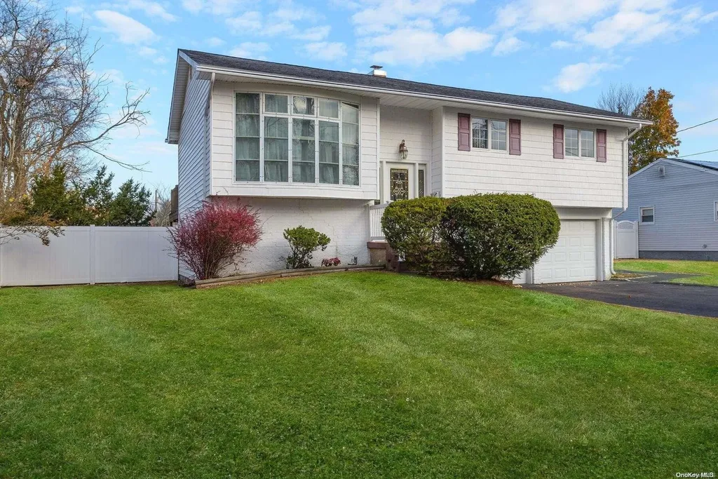 15 Codman Street Brentwood NY 11717
