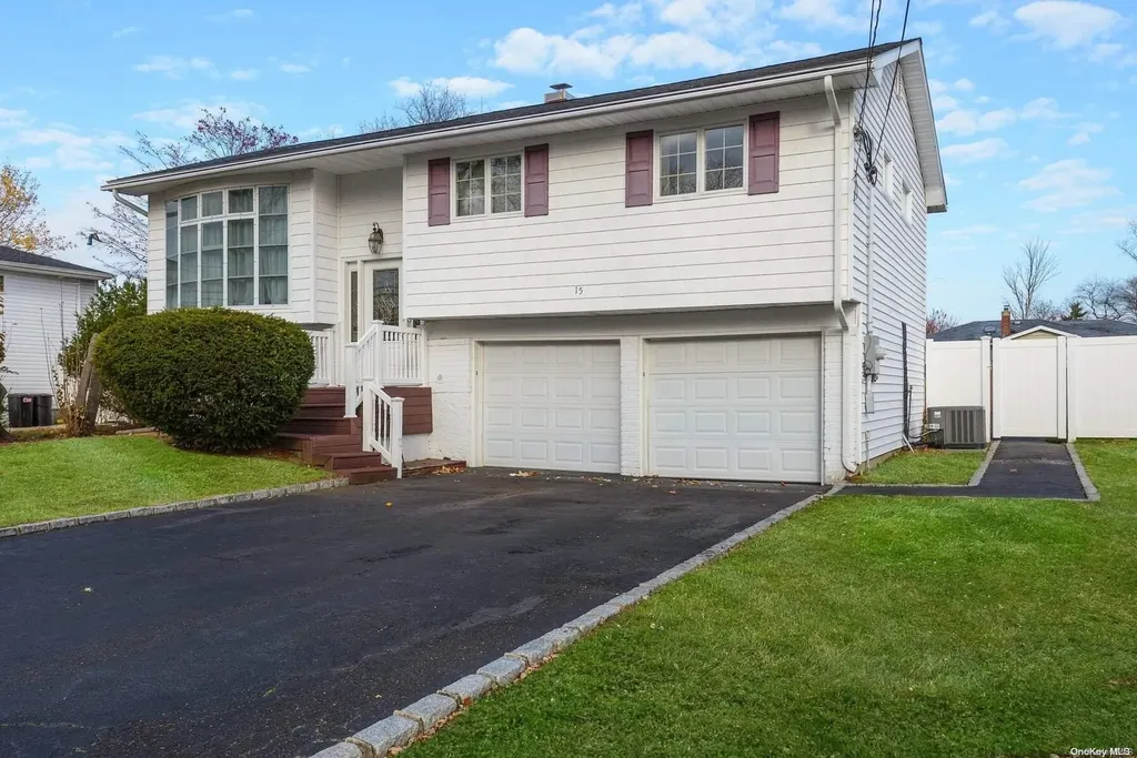 15 Codman Street Brentwood NY 11717