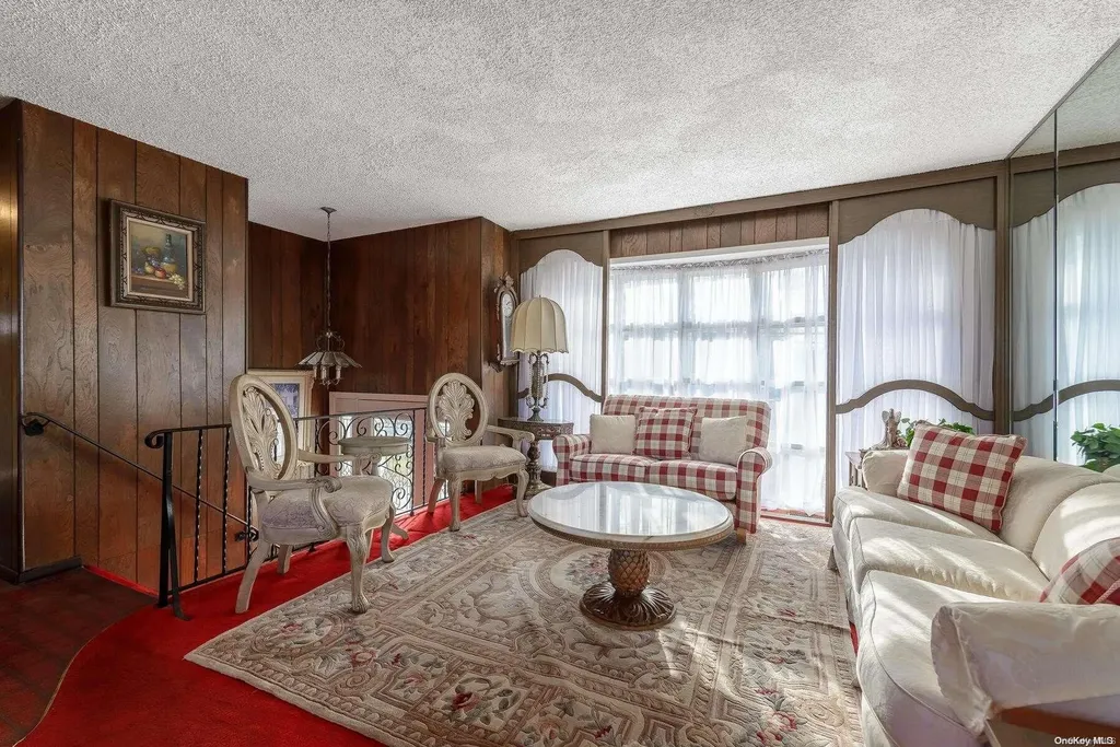15 Codman Street Brentwood NY 11717