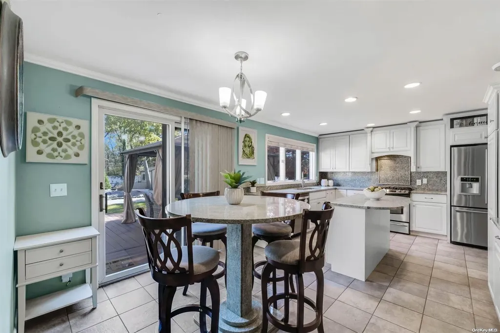 1046 Commack Road Dix Hills NY 11746