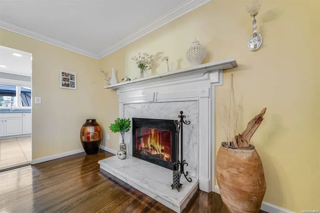 1046 Commack Road Dix Hills NY 11746