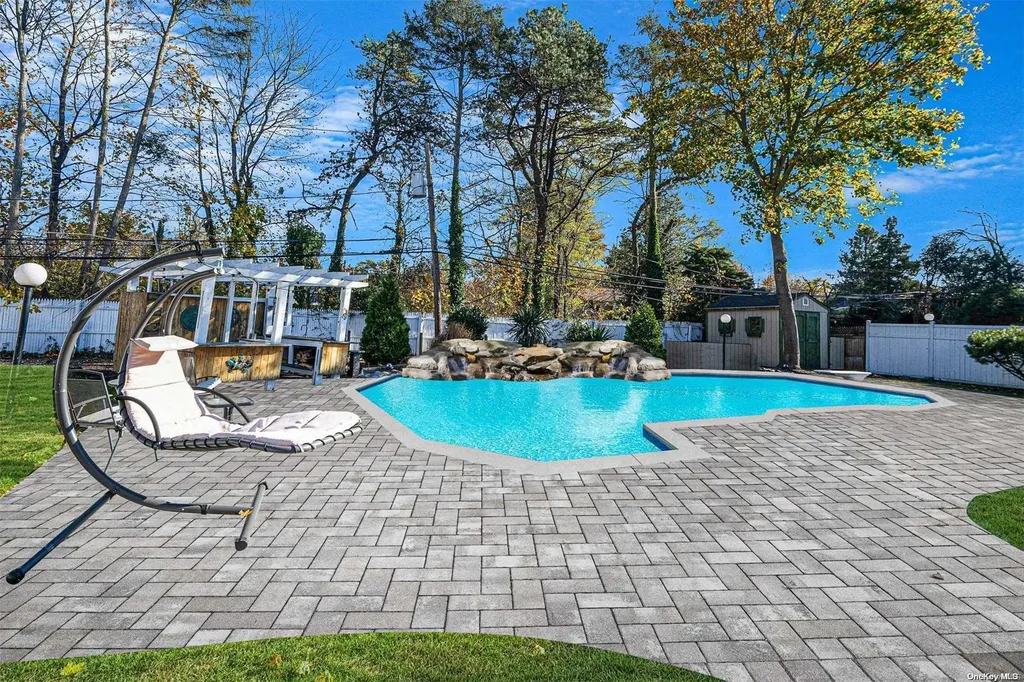 1046 Commack Road Dix Hills NY 11746