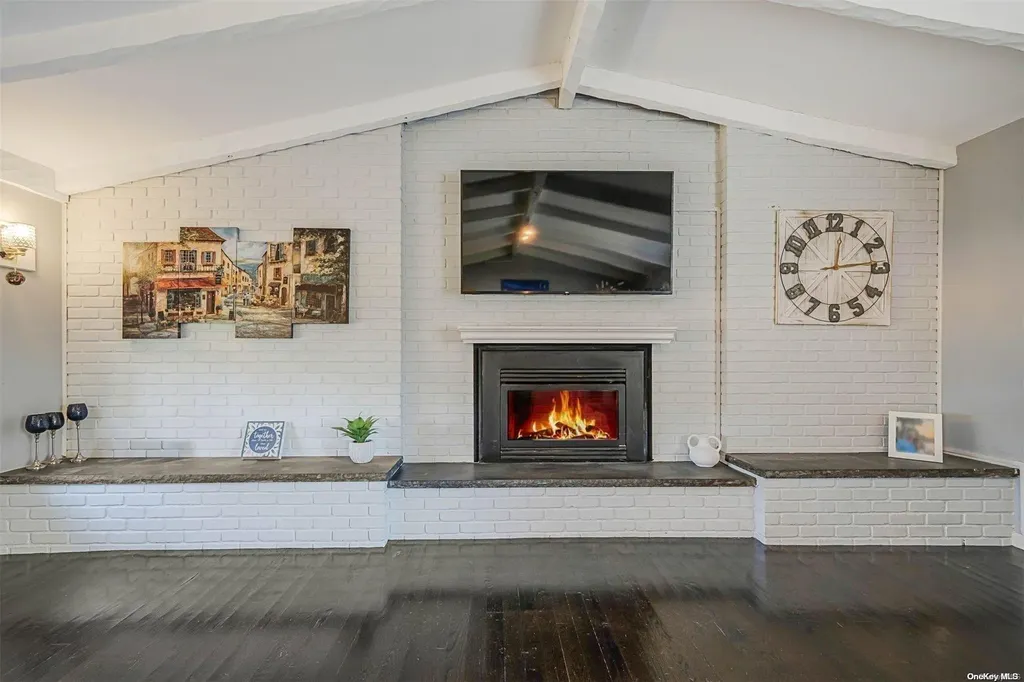 1046 Commack Road Dix Hills NY 11746
