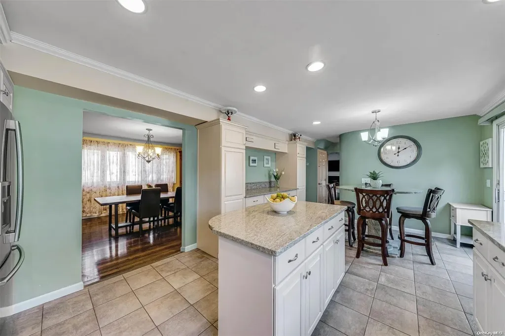 1046 Commack Road Dix Hills NY 11746