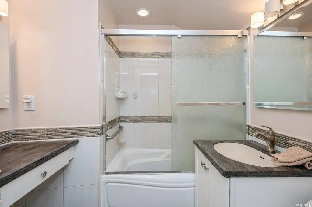 2462 Loft Avenue Baldwin NY 11510