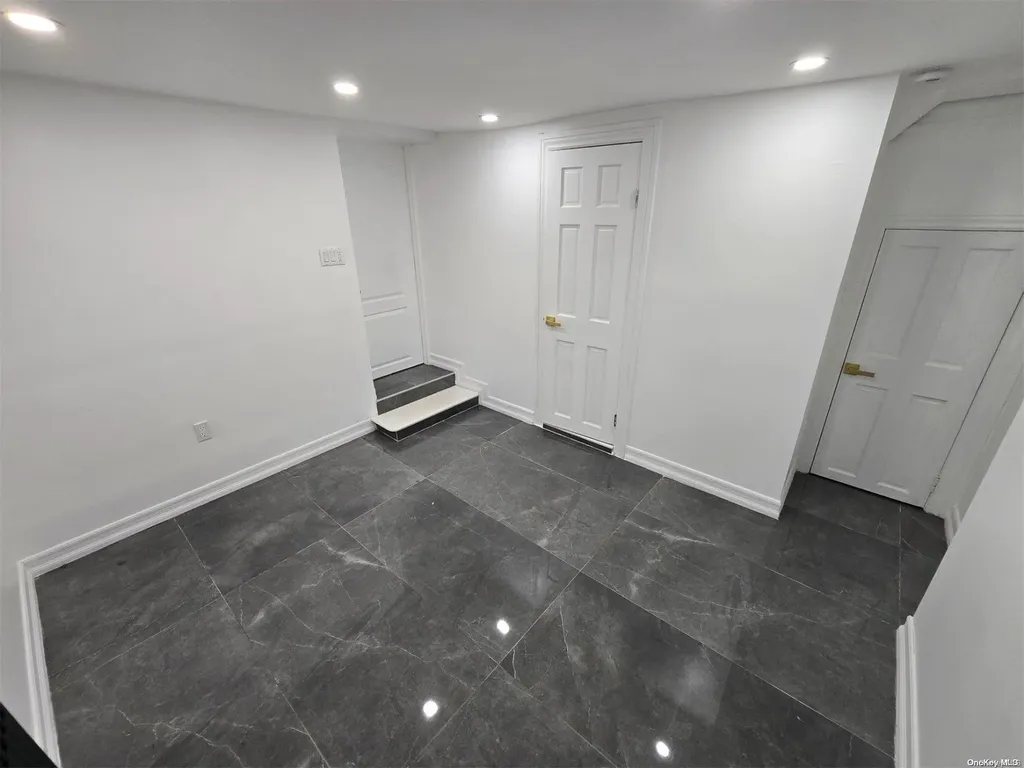 2565 E 11th Street Sheepshead Bay NY 11235