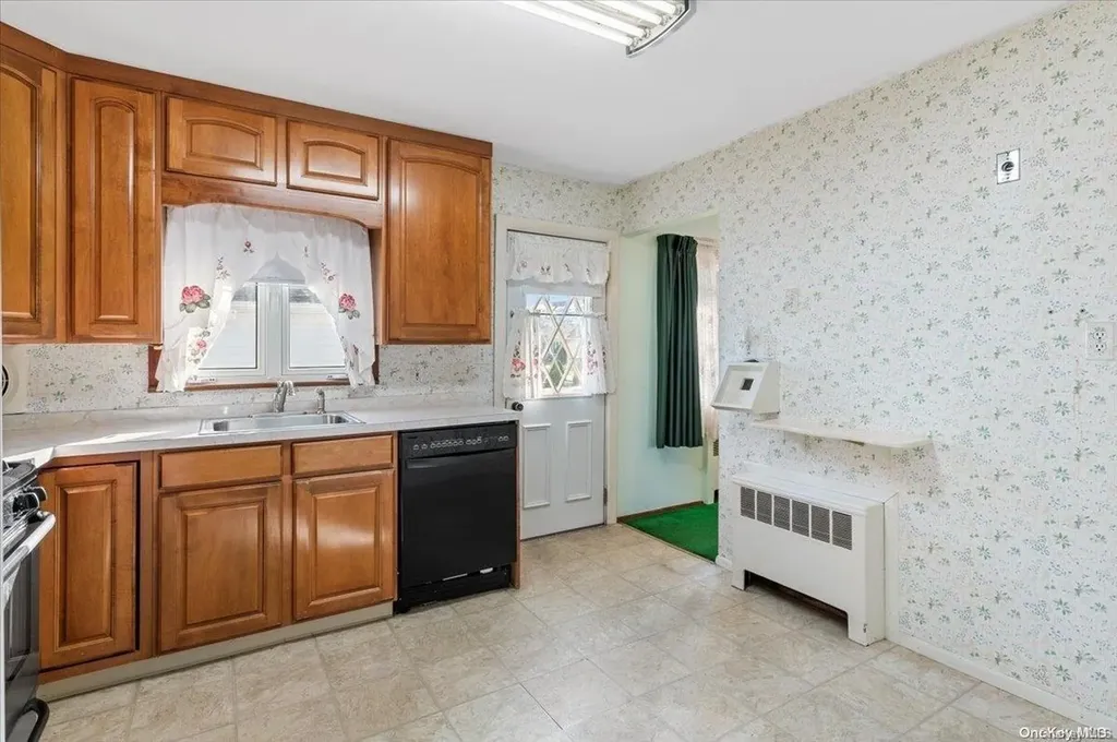 89 Meade Avenue Bethpage NY 11714