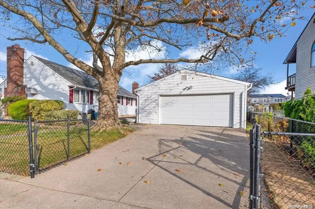 89 Meade Avenue Bethpage NY 11714