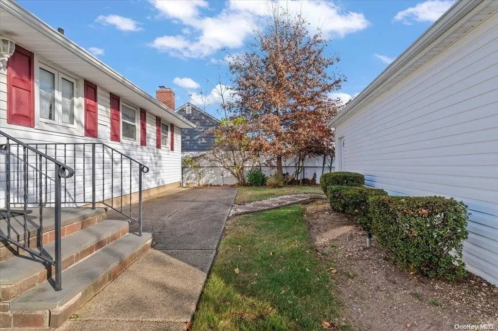 89 Meade Avenue Bethpage NY 11714