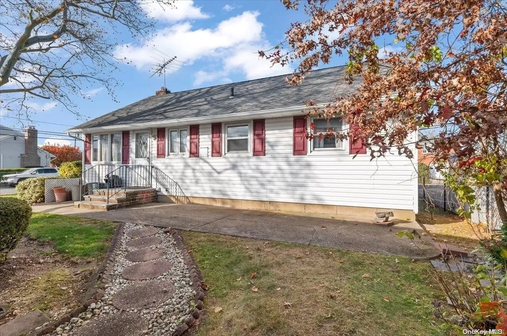 89 Meade Avenue Bethpage NY 11714