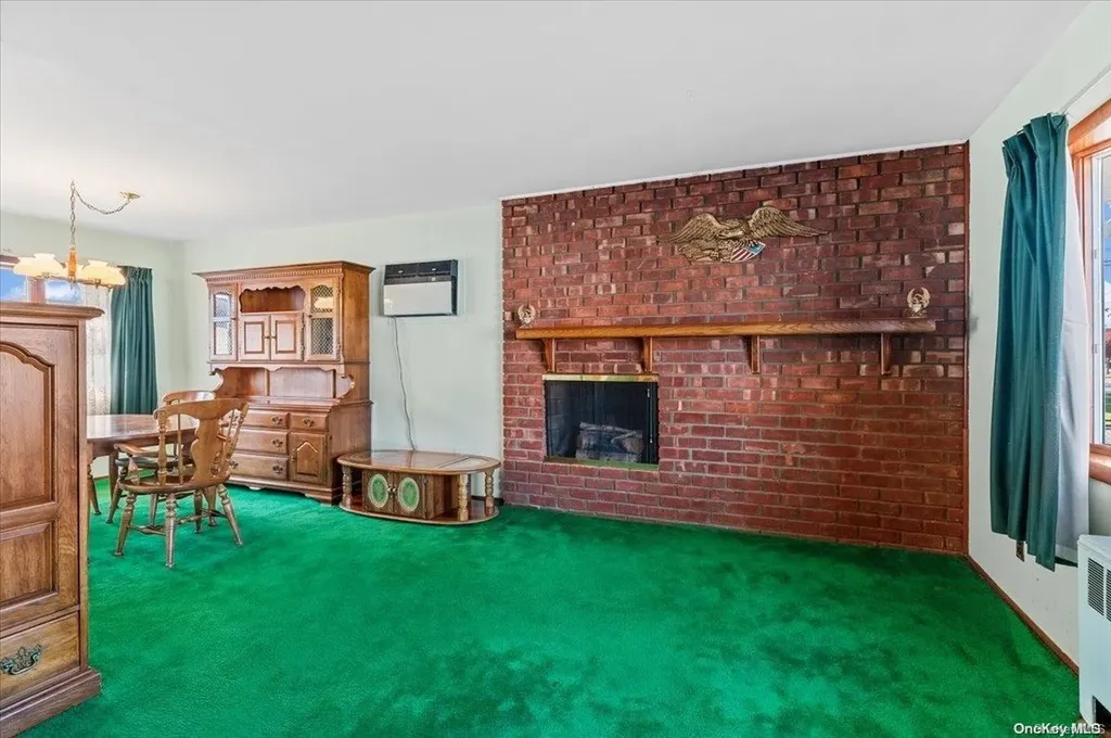 89 Meade Avenue Bethpage NY 11714