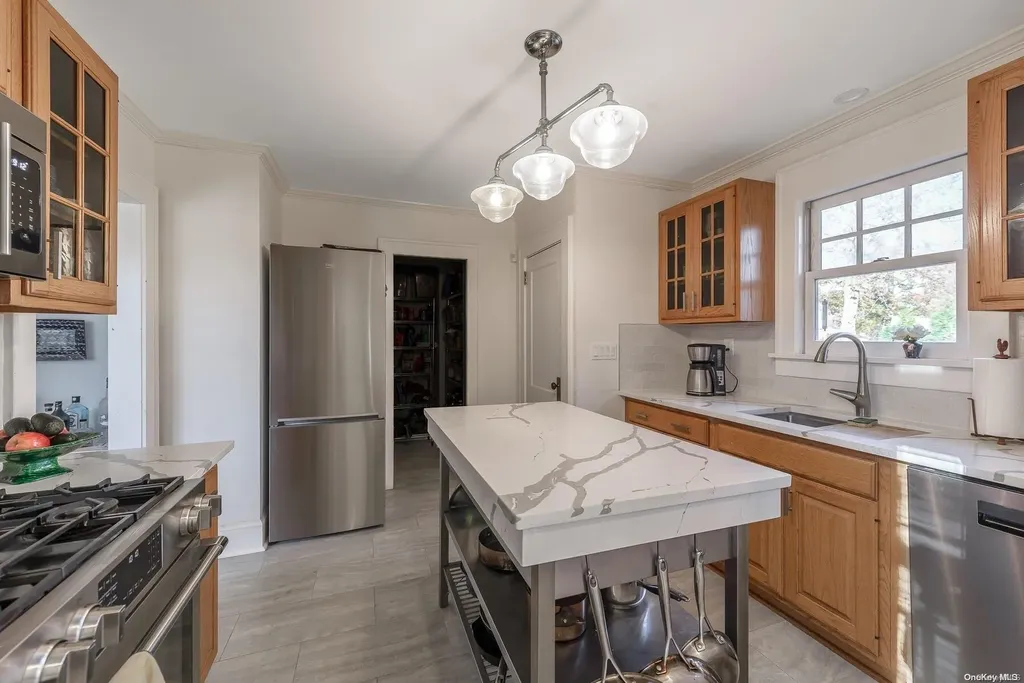 1325 Potter Boulevard Bay Shore NY 11706
