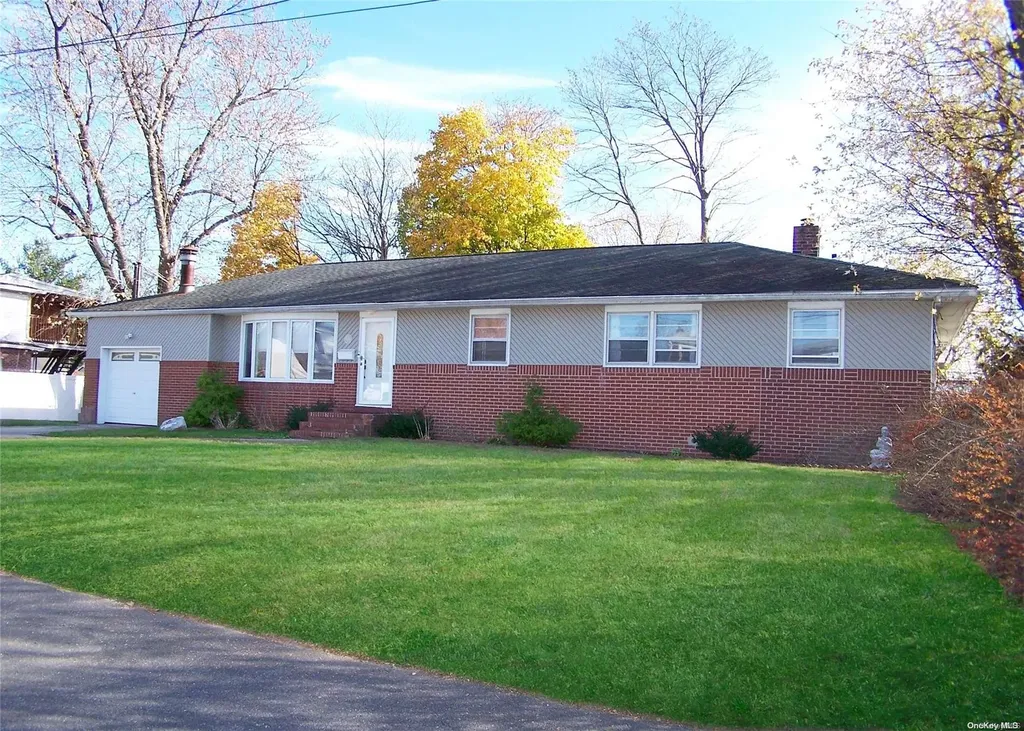 1549 5th Street West Babylon NY 11704