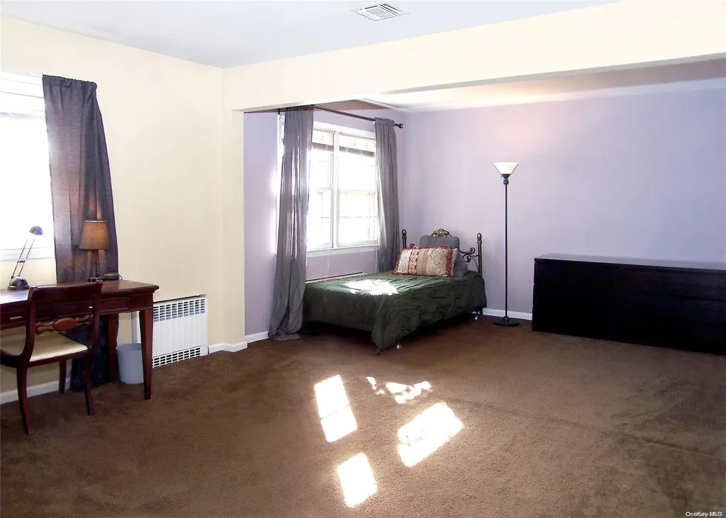 1549 5th Street West Babylon NY 11704