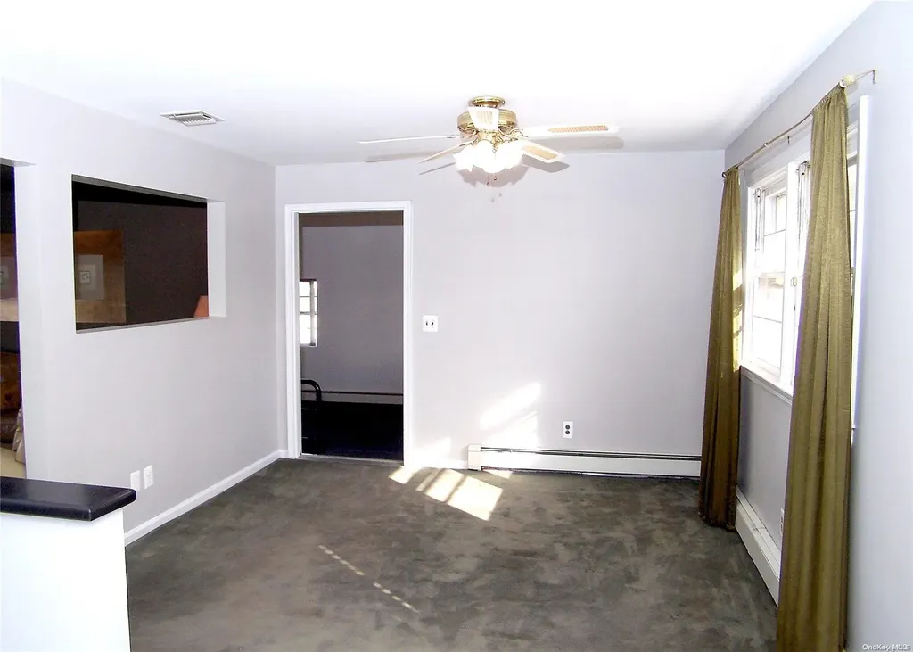 1549 5th Street West Babylon NY 11704