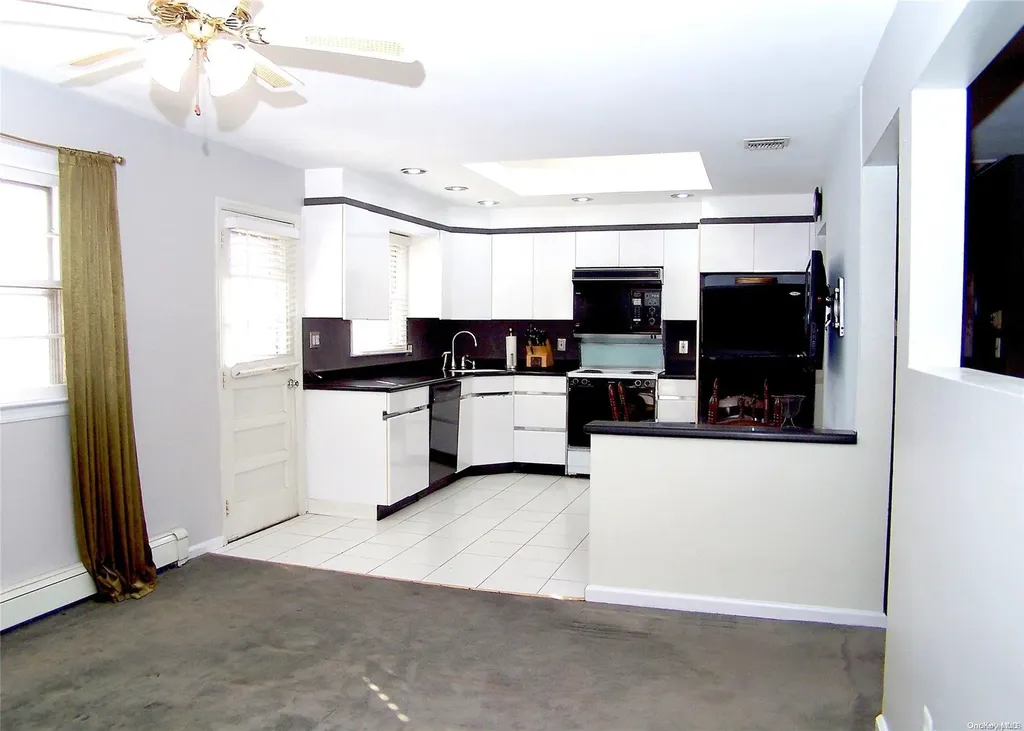 1549 5th Street West Babylon NY 11704