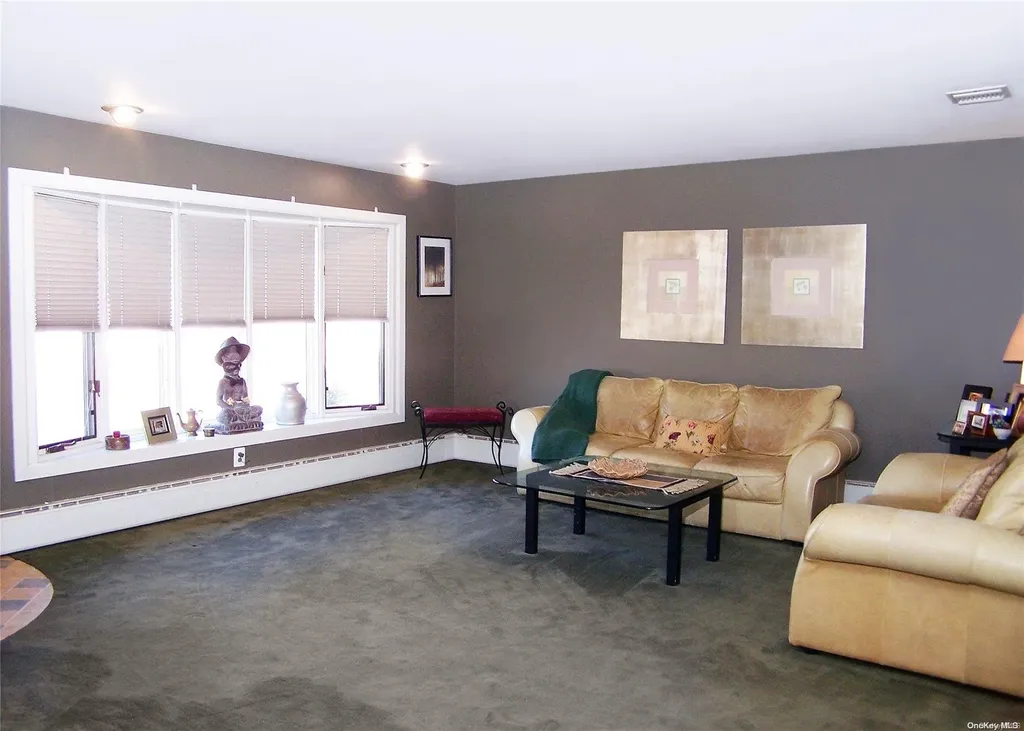1549 5th Street West Babylon NY 11704
