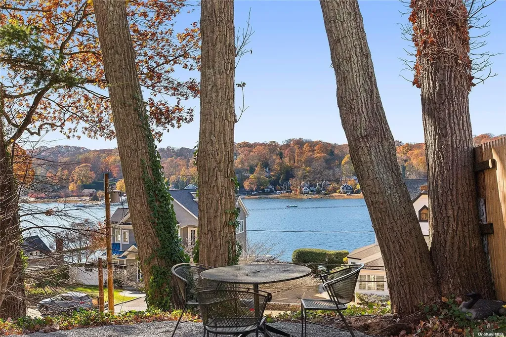 84 Prospect Road Centerport NY 11721