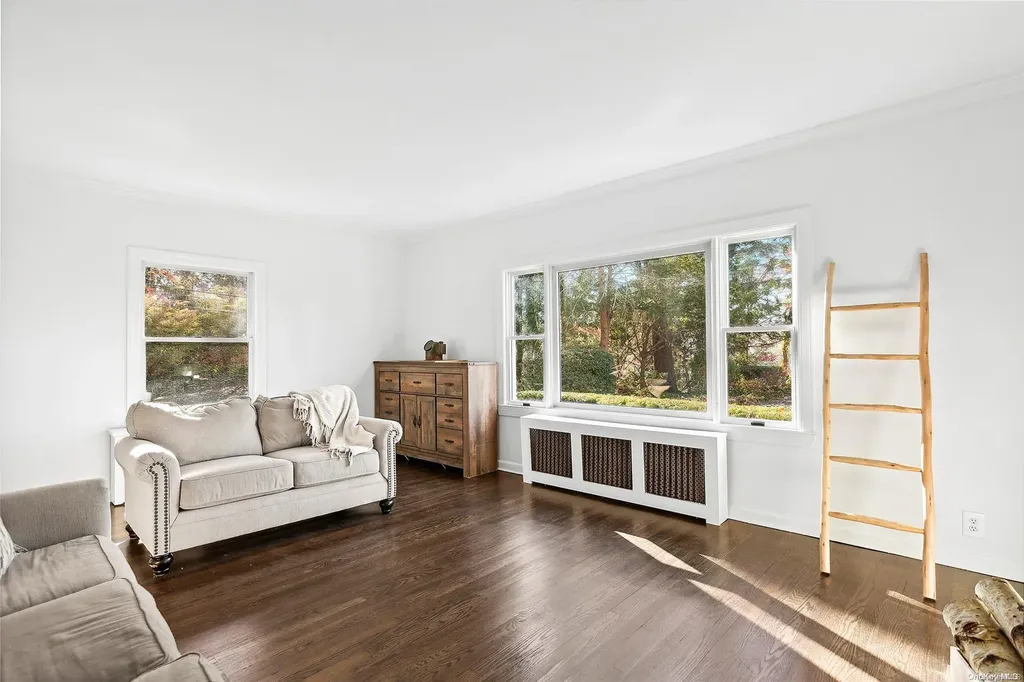 84 Prospect Road Centerport NY 11721
