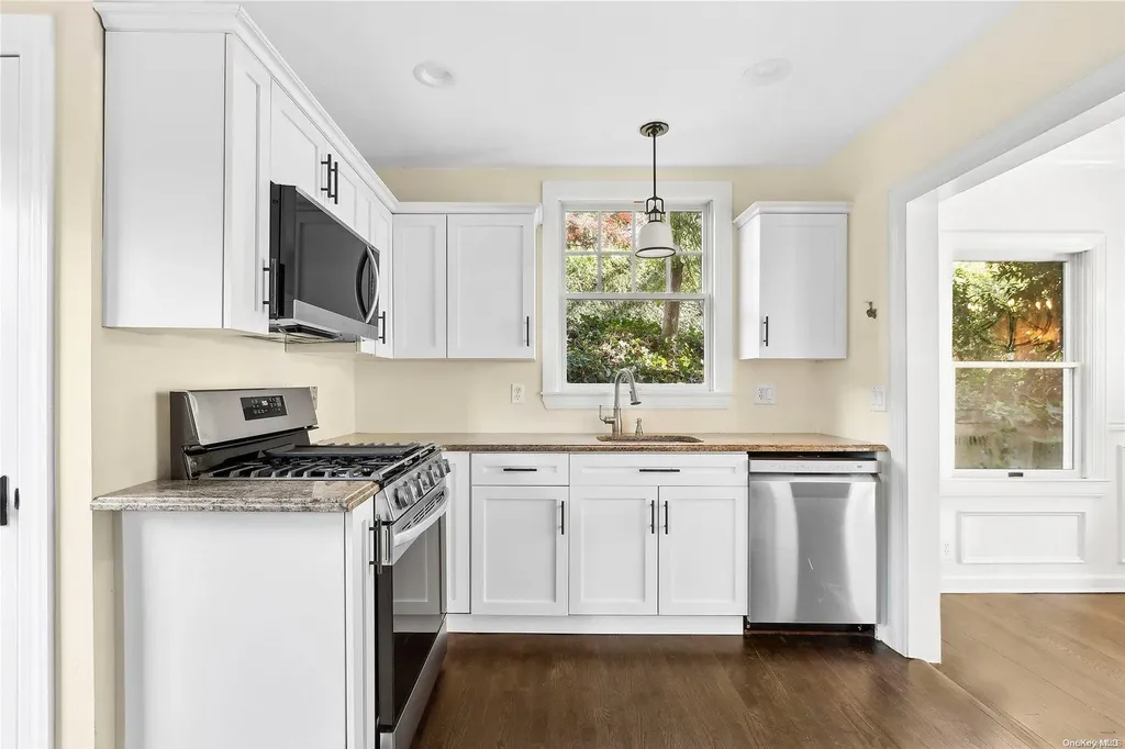 84 Prospect Road Centerport NY 11721