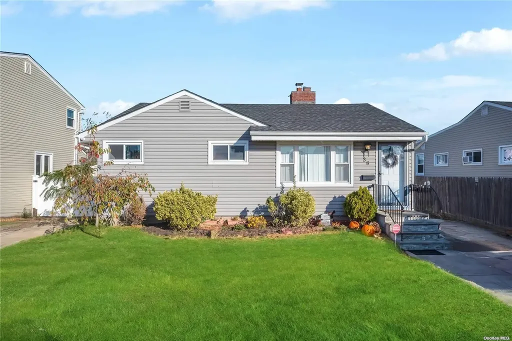 38 Hubbard Avenue Freeport NY 11520