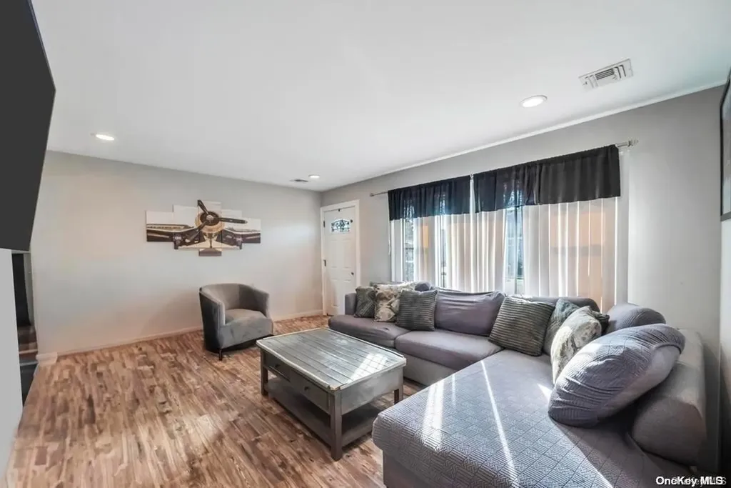 38 Hubbard Avenue Freeport NY 11520