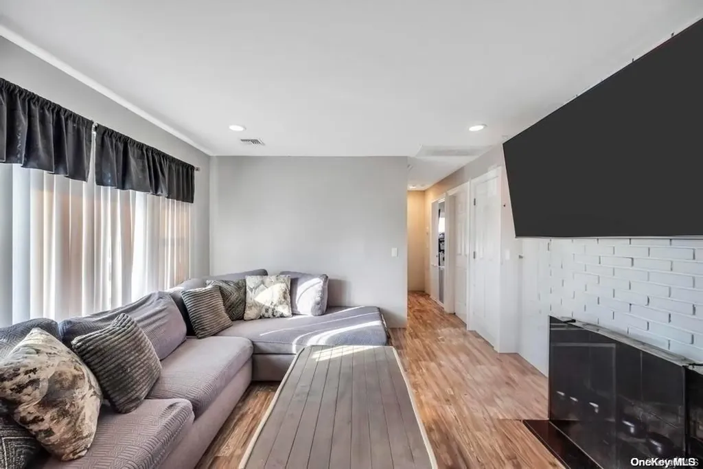 38 Hubbard Avenue Freeport NY 11520
