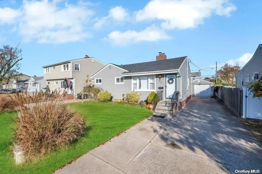 38 Hubbard Avenue Freeport NY 11520