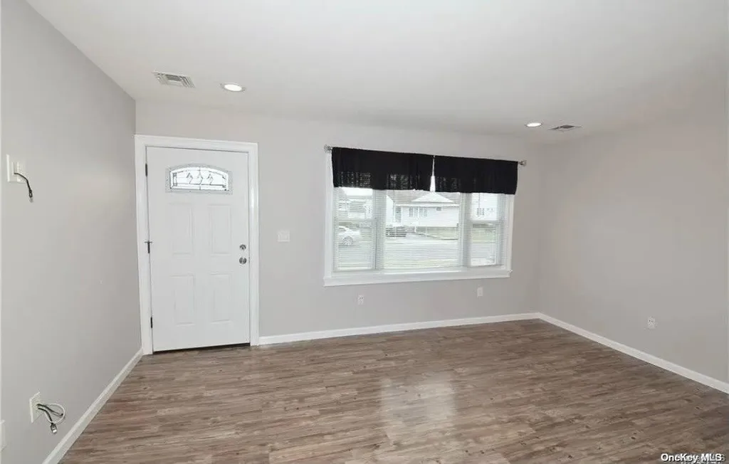 38 Hubbard Avenue Freeport NY 11520
