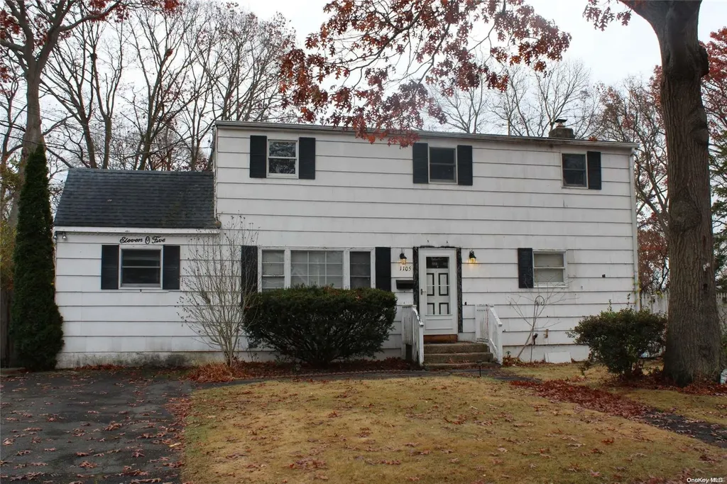 1105 Namdac Avenue Bay Shore NY 11706