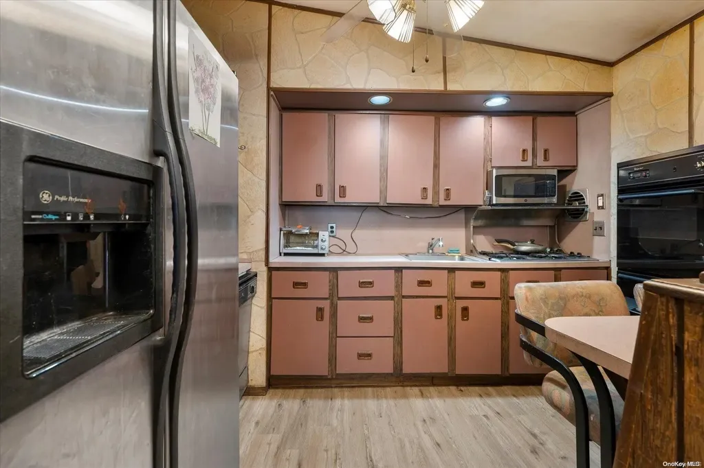 22 Dennis Drive Ronkonkoma NY 11779