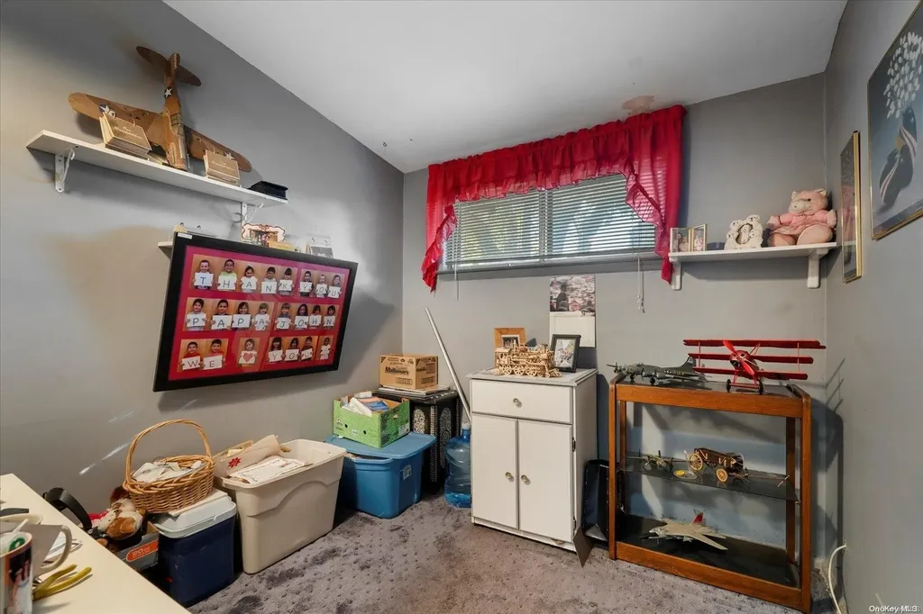 22 Dennis Drive Ronkonkoma NY 11779