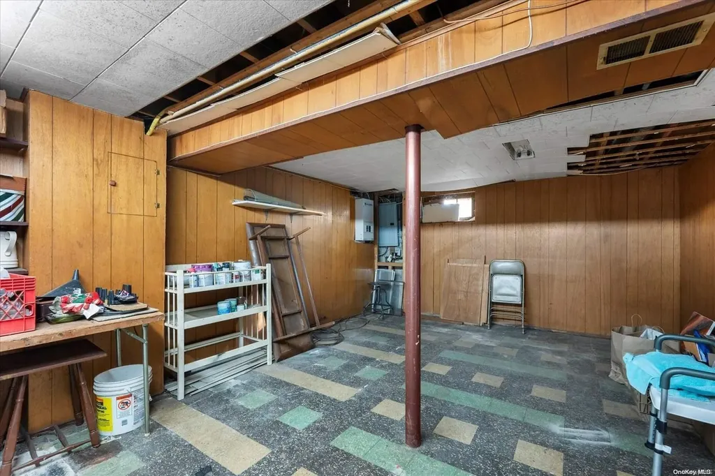22 Dennis Drive Ronkonkoma NY 11779