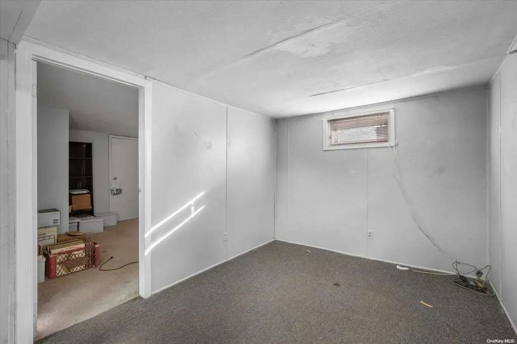 22 Dennis Drive Ronkonkoma NY 11779