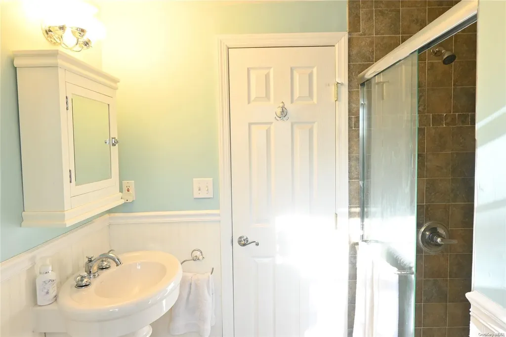175 Willowood Drive Wantagh NY 11793