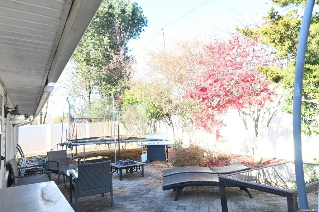 175 Willowood Drive Wantagh NY 11793