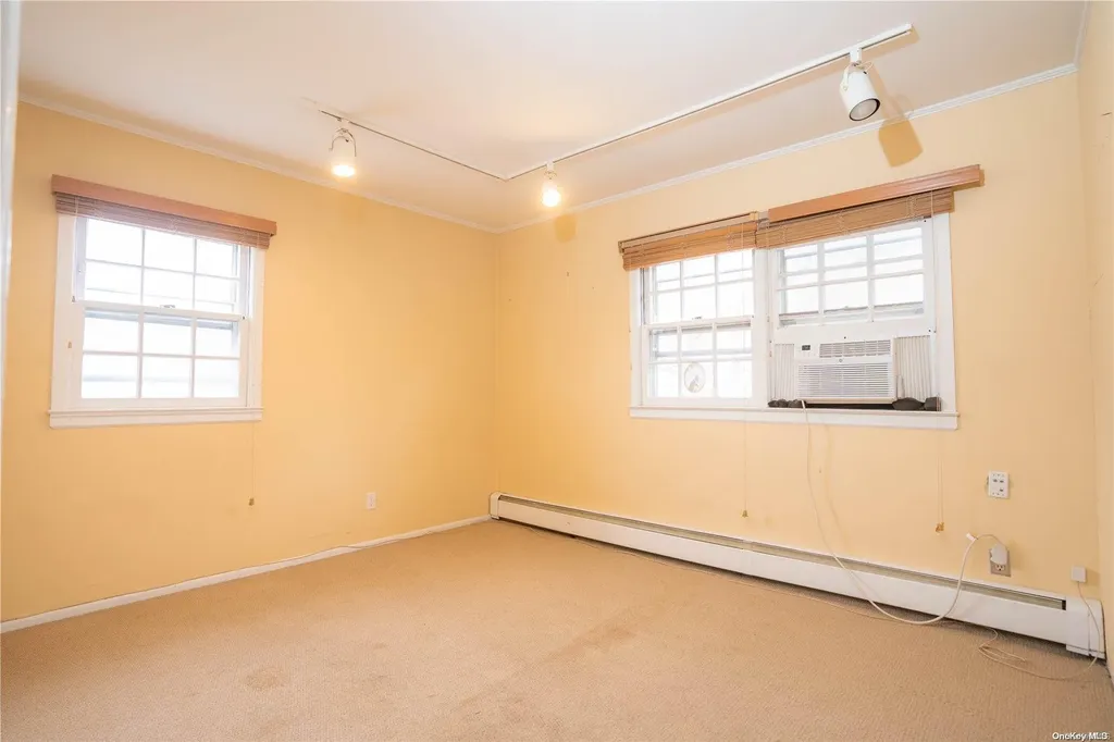 29 Harriet Lane Huntington NY 11743
