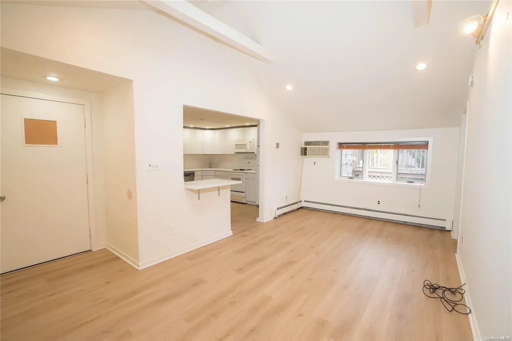 29 Harriet Lane Huntington NY 11743