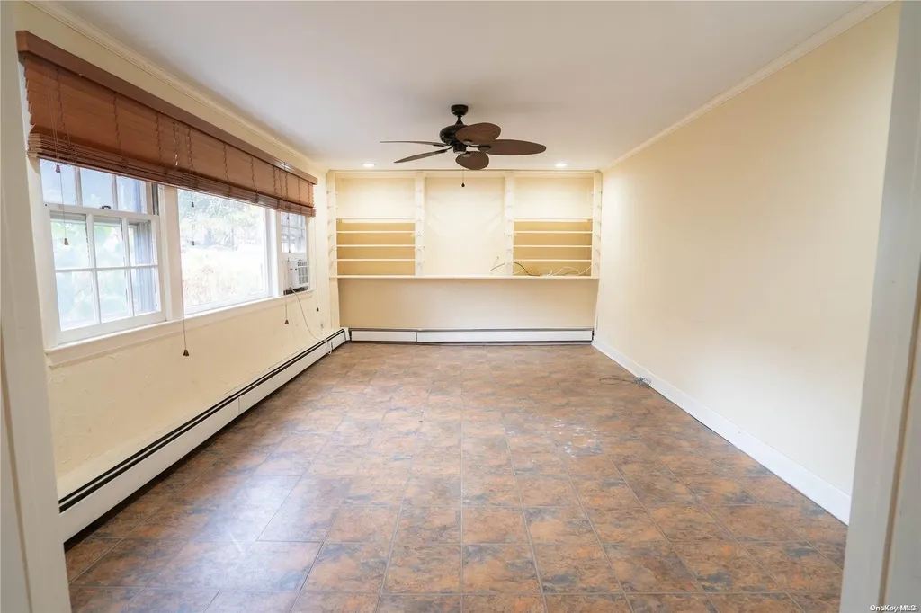 29 Harriet Lane Huntington NY 11743