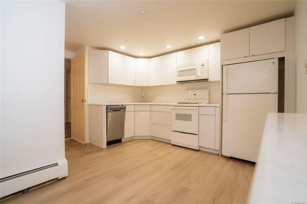29 Harriet Lane Huntington NY 11743