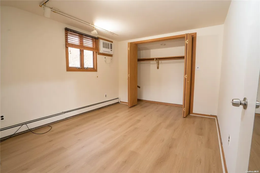 29 Harriet Lane Huntington NY 11743