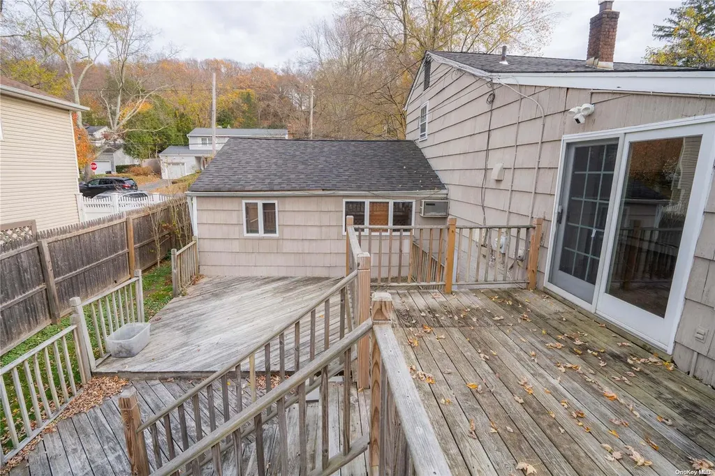 29 Harriet Lane Huntington NY 11743