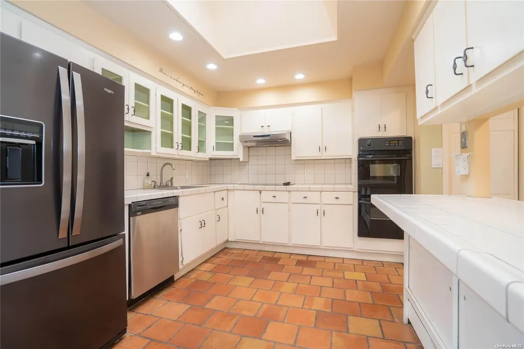 29 Harriet Lane Huntington NY 11743